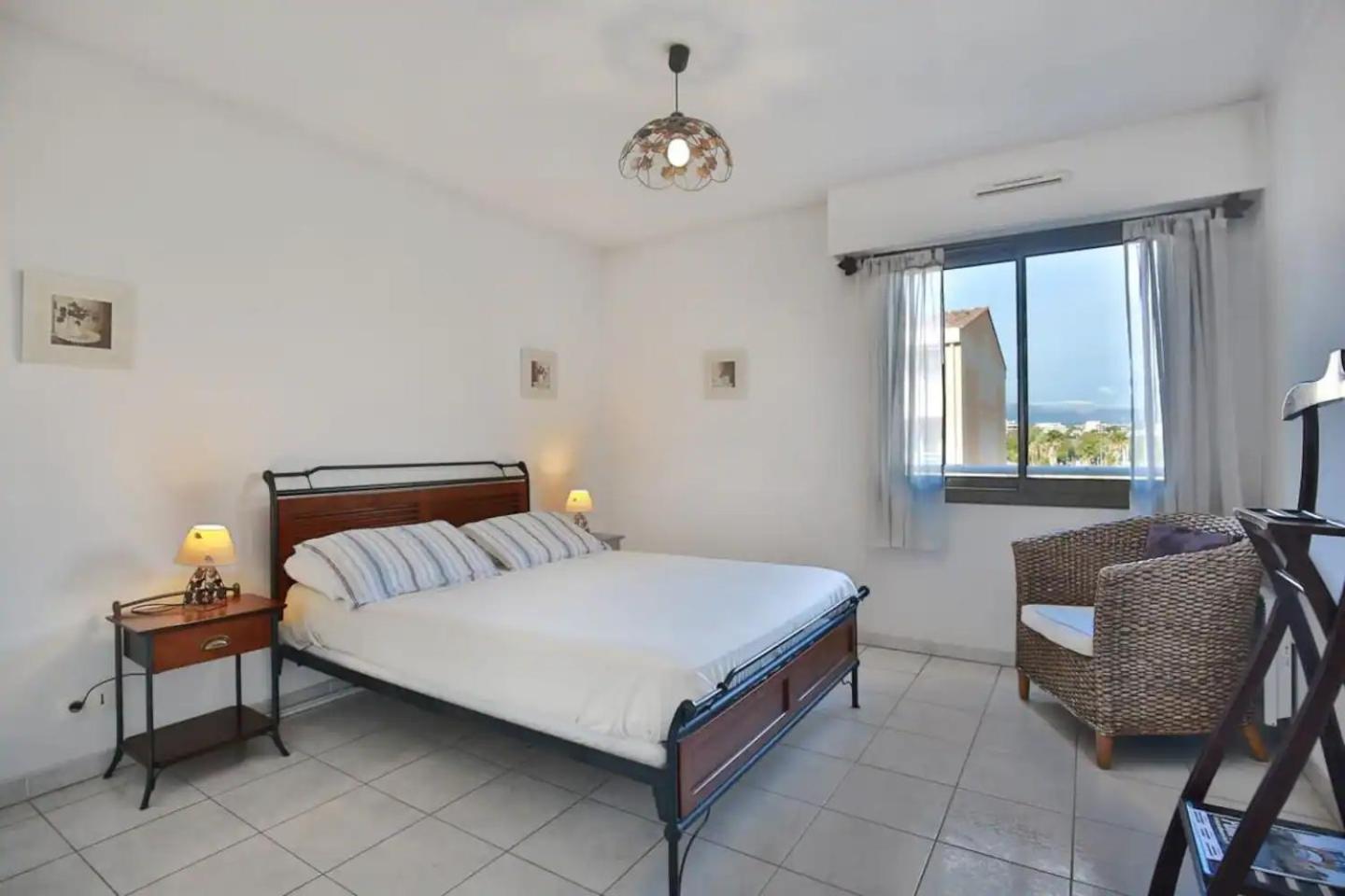 Charming Two-Bedroom Apartment With Balcony And Garage By The Marina Antibes Buitenkant foto